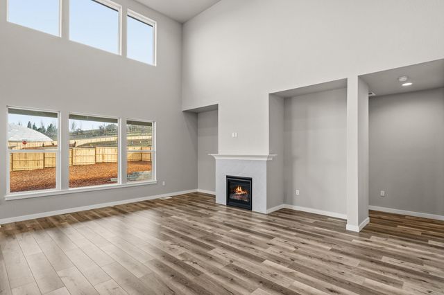 1153 Pumpkin Ridge Drive 322, Eagle Point, OR 97524