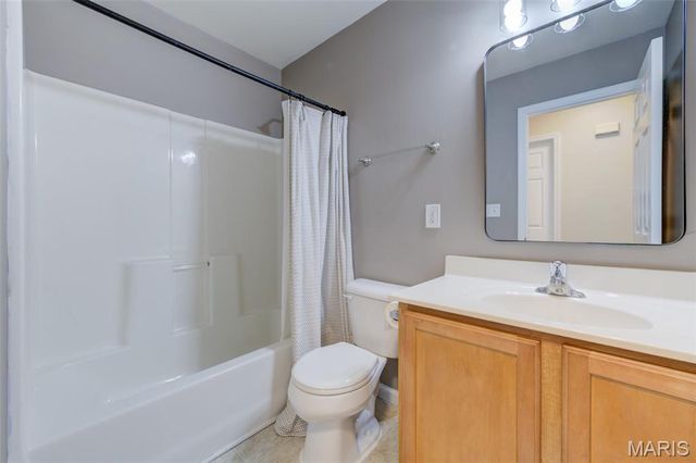 109 Emerald Isle Lane, Wentzville, MO 63385
