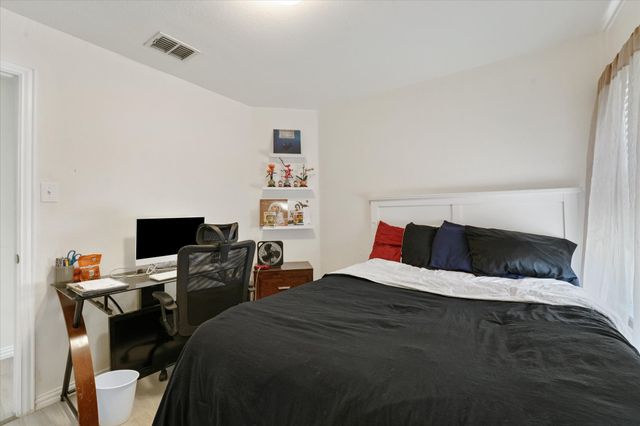 919 Fleetwood Cove Drive, Grand Prairie, TX 75052