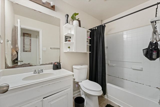 919 Fleetwood Cove Drive, Grand Prairie, TX 75052