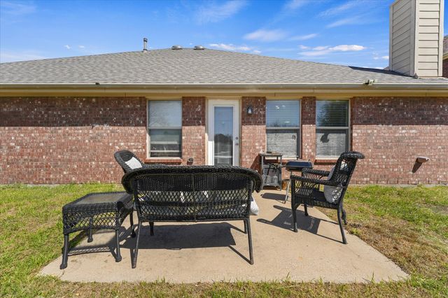 919 Fleetwood Cove Drive, Grand Prairie, TX 75052