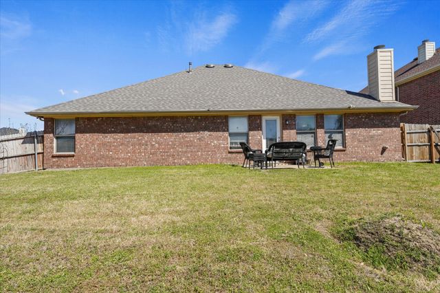 919 Fleetwood Cove Drive, Grand Prairie, TX 75052