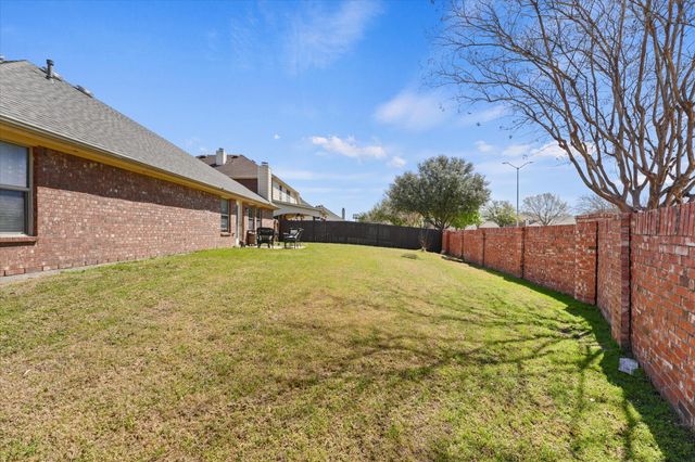 919 Fleetwood Cove Drive, Grand Prairie, TX 75052