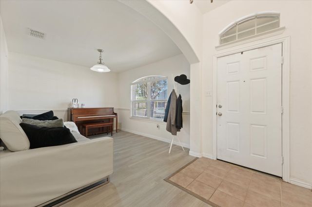 919 Fleetwood Cove Drive, Grand Prairie, TX 75052