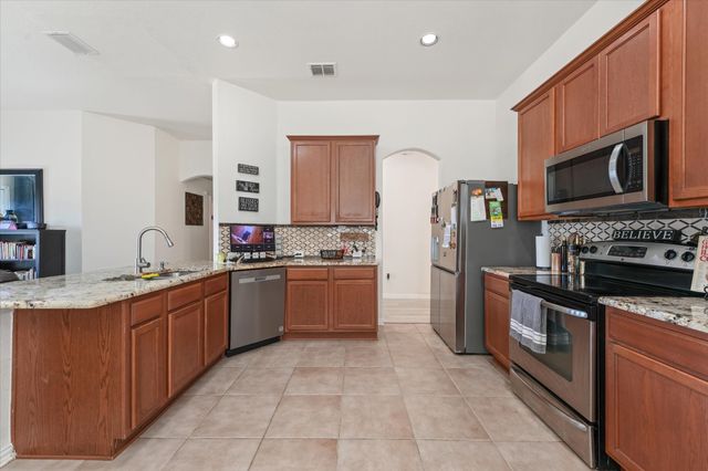 919 Fleetwood Cove Drive, Grand Prairie, TX 75052