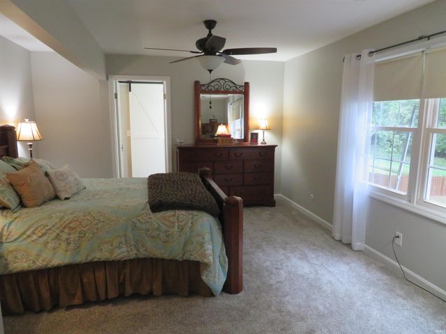 5011 E Timberwood Drive, Newburgh, IN 47630