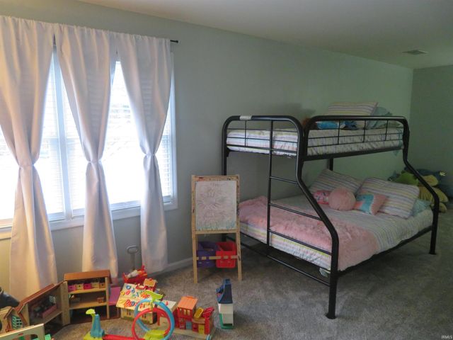 5011 E Timberwood Drive, Newburgh, IN 47630