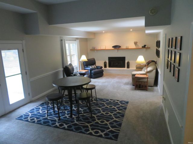 5011 E Timberwood Drive, Newburgh, IN 47630