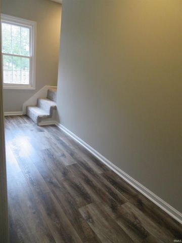 5011 E Timberwood Drive, Newburgh, IN 47630