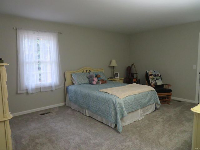 5011 E Timberwood Drive, Newburgh, IN 47630