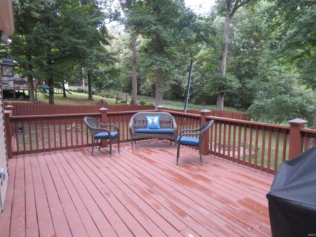 5011 E Timberwood Drive, Newburgh, IN 47630