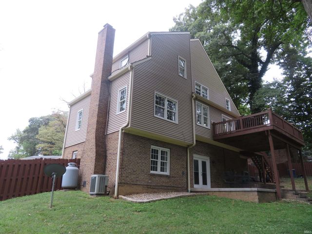 5011 E Timberwood Drive, Newburgh, IN 47630