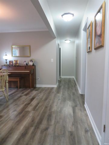5011 E Timberwood Drive, Newburgh, IN 47630