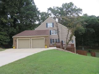 5011 E Timberwood Drive, Newburgh, IN 47630