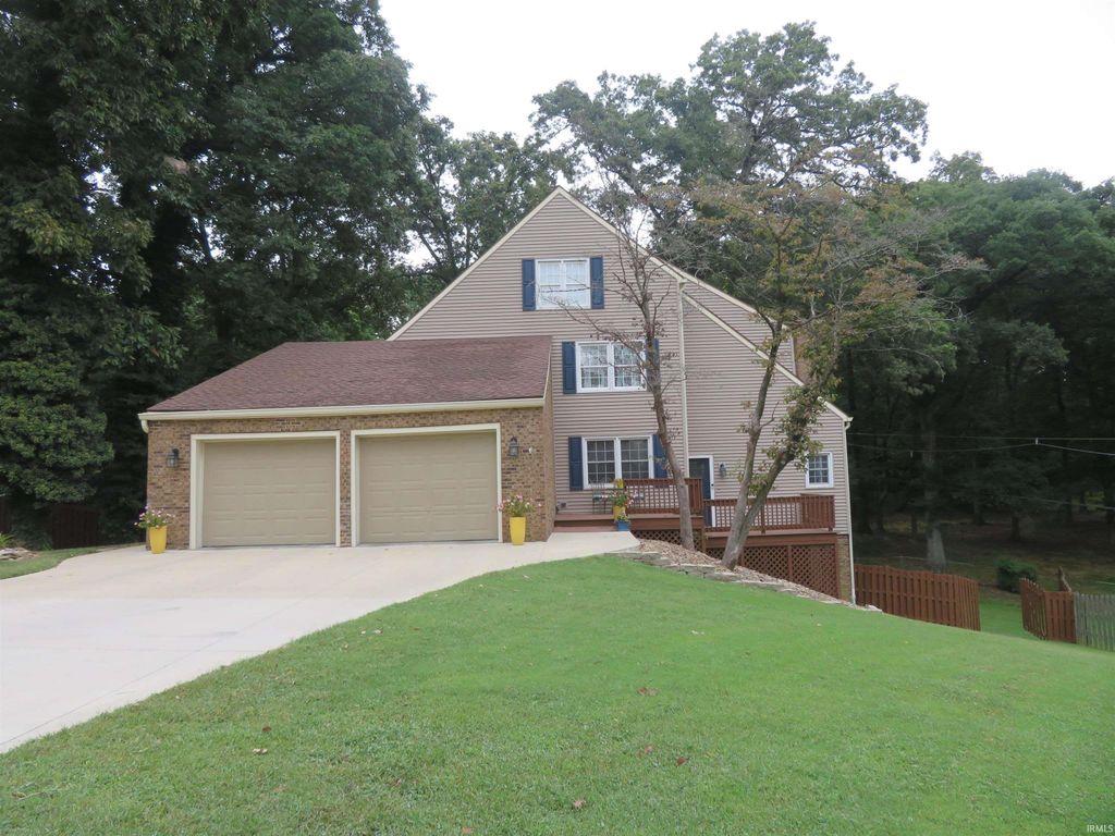 5011 E Timberwood Drive, Newburgh, IN 47630