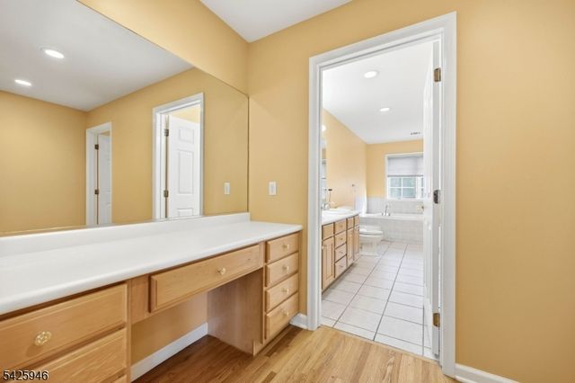 56 Burnet Hill Rd, Livingston Twp., NJ 07039