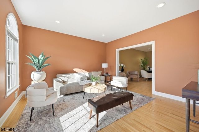56 Burnet Hill Rd, Livingston Twp., NJ 07039