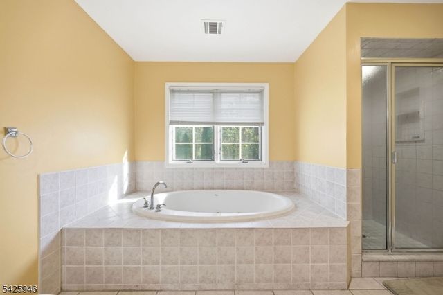 56 Burnet Hill Rd, Livingston Twp., NJ 07039
