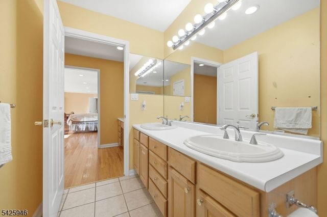 56 Burnet Hill Rd, Livingston Twp., NJ 07039