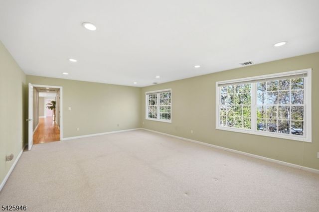 56 Burnet Hill Rd, Livingston Twp., NJ 07039