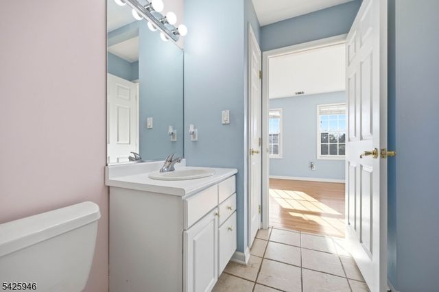 56 Burnet Hill Rd, Livingston Twp., NJ 07039