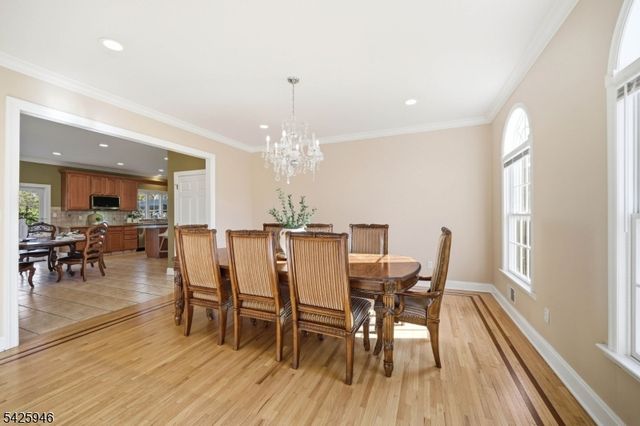 56 Burnet Hill Rd, Livingston Twp., NJ 07039