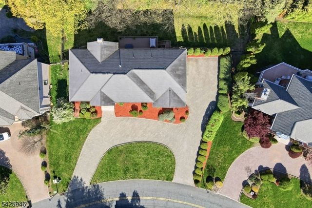 56 Burnet Hill Rd, Livingston Twp., NJ 07039