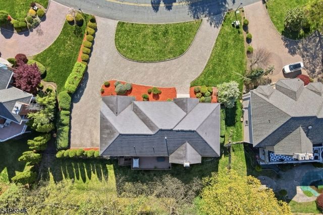 56 Burnet Hill Rd, Livingston Twp., NJ 07039
