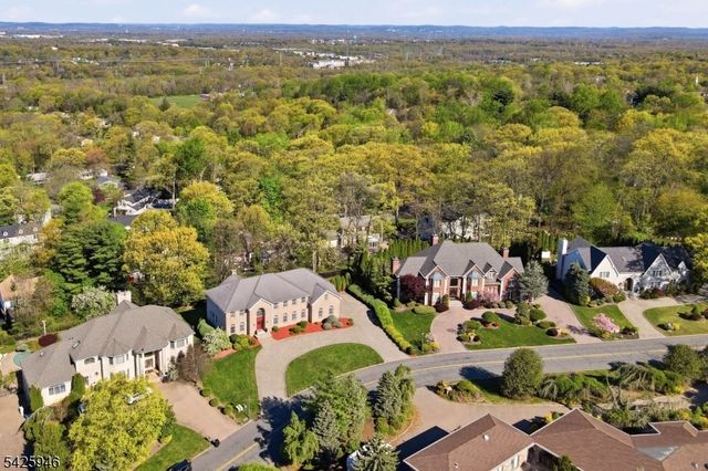 56 Burnet Hill Rd, Livingston Twp., NJ 07039