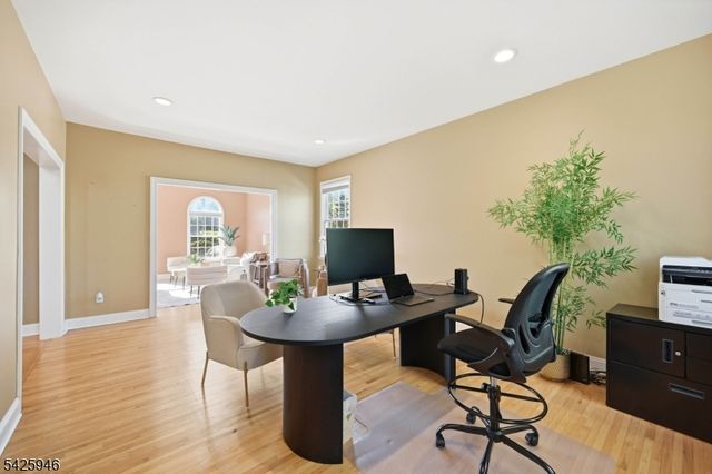 56 Burnet Hill Rd, Livingston Twp., NJ 07039