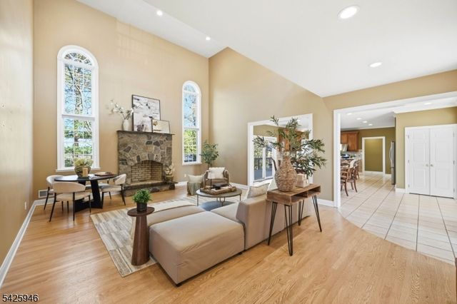 56 Burnet Hill Rd, Livingston Twp., NJ 07039
