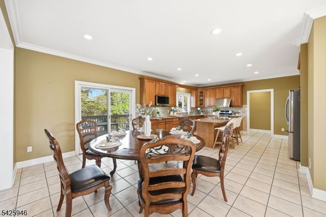 56 Burnet Hill Rd, Livingston Twp., NJ 07039
