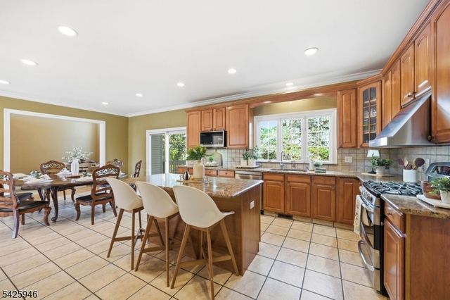 56 Burnet Hill Rd, Livingston Twp., NJ 07039