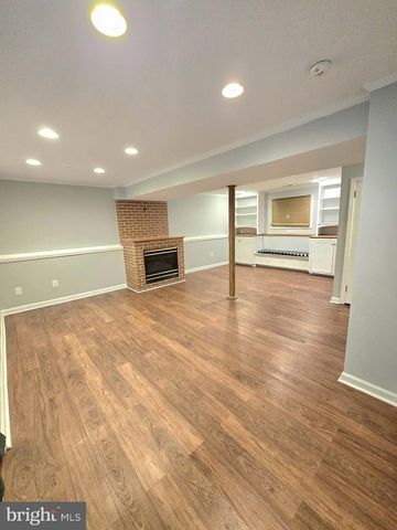 30 CLARK DR, Barrington, NJ 08007