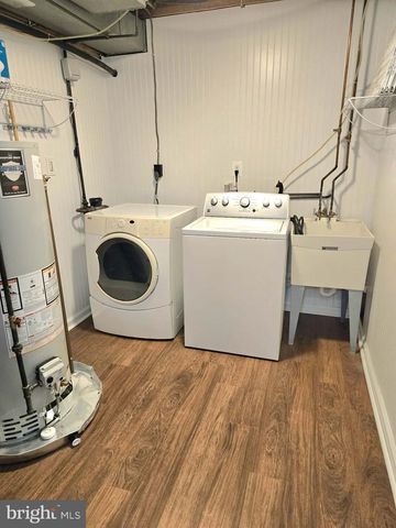 30 CLARK DR, Barrington, NJ 08007