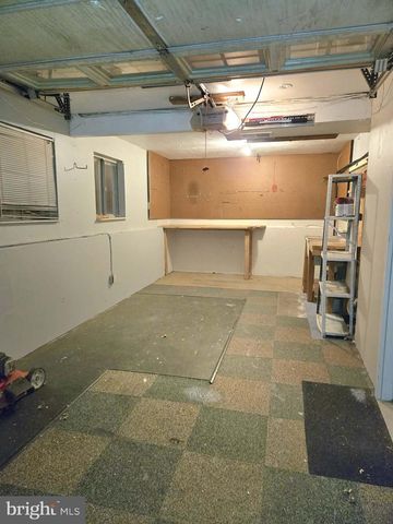 30 CLARK DR, Barrington, NJ 08007