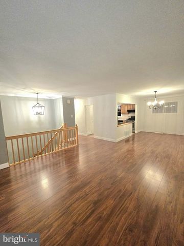 30 CLARK DR, Barrington, NJ 08007