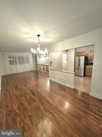 30 CLARK DR, Barrington, NJ 08007