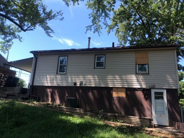 920 Amos Avenue, Des Moines, IA 50315