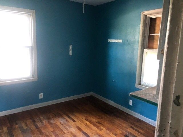 920 Amos Avenue, Des Moines, IA 50315