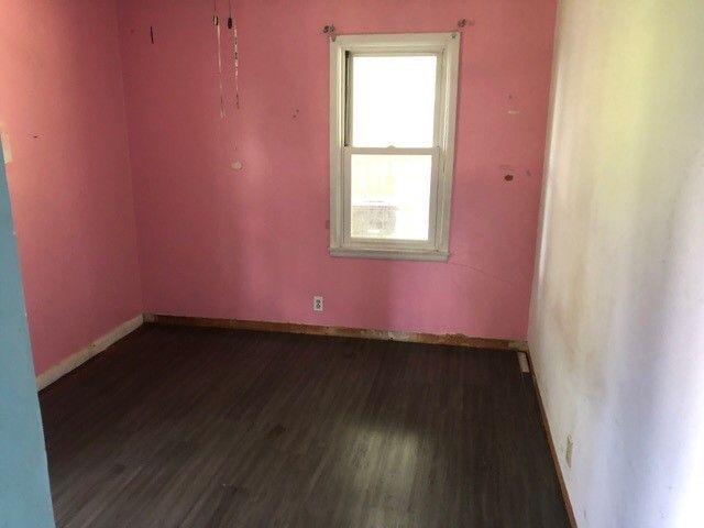 920 Amos Avenue, Des Moines, IA 50315