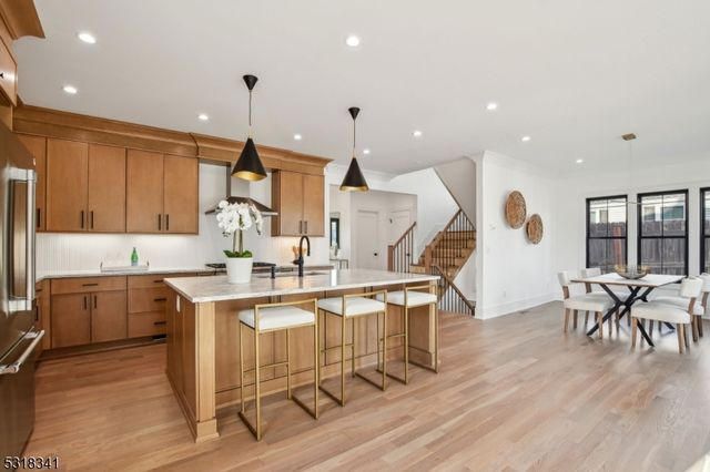 22 Edison Dr, Summit City, NJ 07901