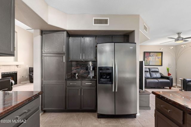8816 N Old Well Place, Tucson, AZ 85743