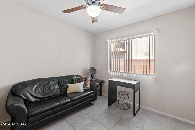 8816 N Old Well Place, Tucson, AZ 85743