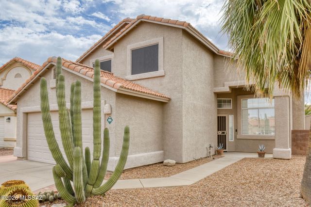 8816 N Old Well Place, Tucson, AZ 85743