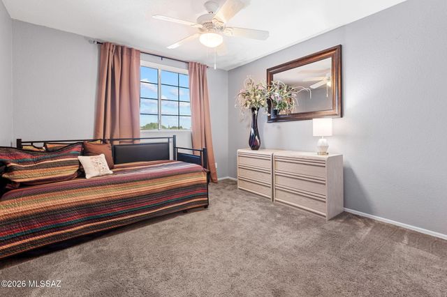 8816 N Old Well Place, Tucson, AZ 85743