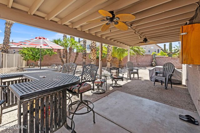 8816 N Old Well Place, Tucson, AZ 85743