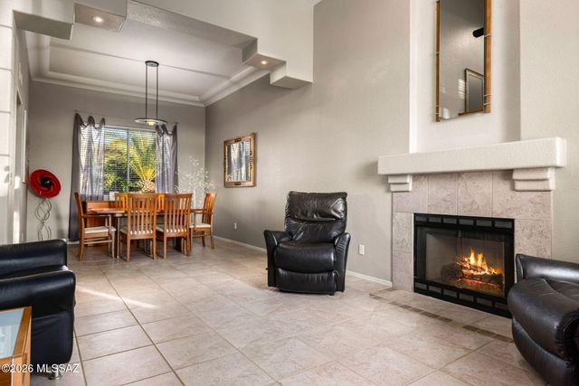 8816 N Old Well Place, Tucson, AZ 85743