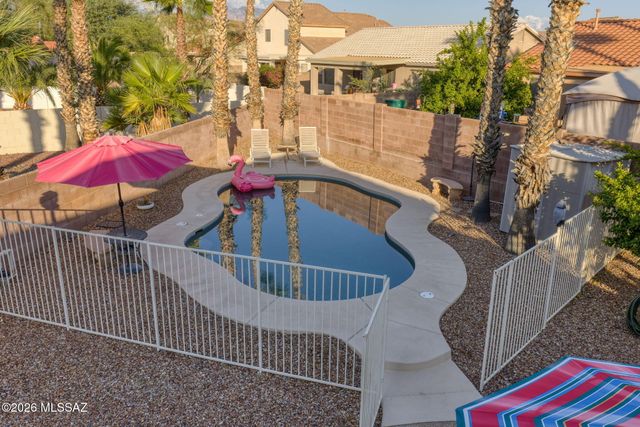 8816 N Old Well Place, Tucson, AZ 85743