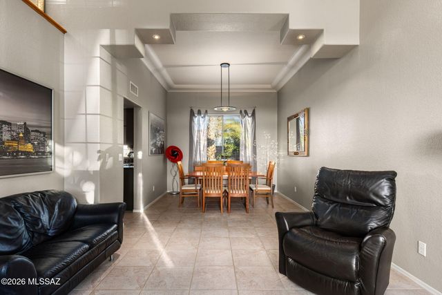 8816 N Old Well Place, Tucson, AZ 85743